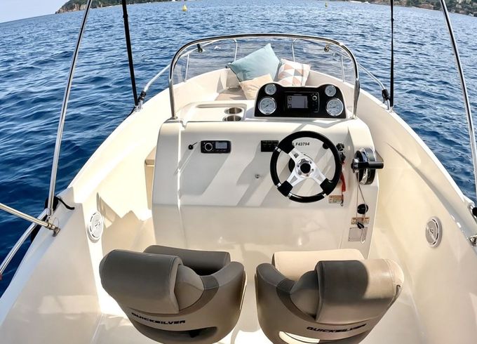 Quicksilver Activ 555 Open