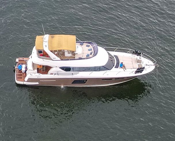 Prestige 60 flybridge