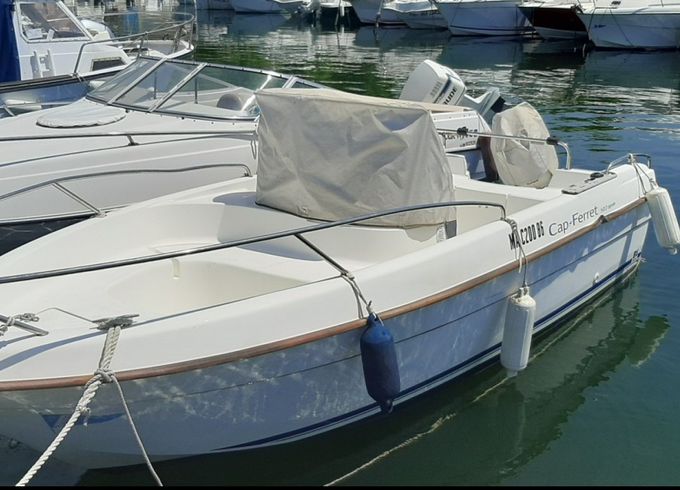 B2 Marine Cap Ferret 502 Open