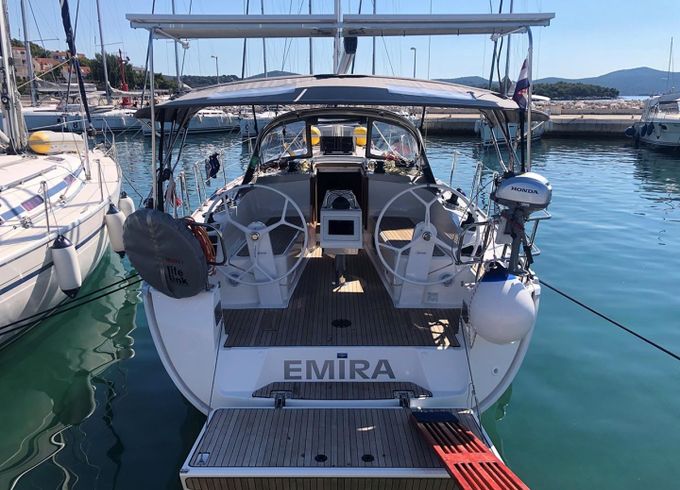 Bavaria Cruiser 37