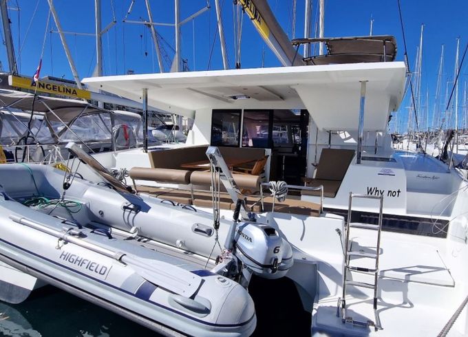 Fountaine Pajot Lucia 40