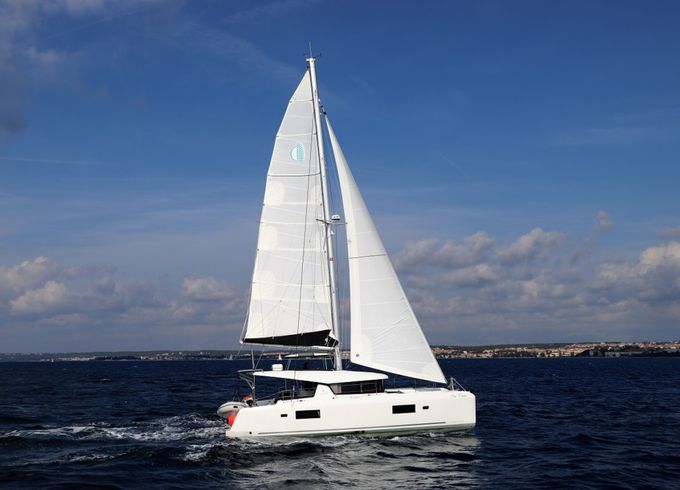 Lagoon 42