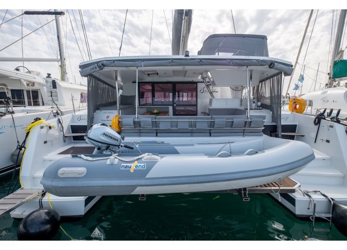 Fountaine Pajot Astrea 42