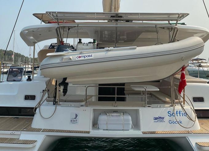 Lagoon 42
