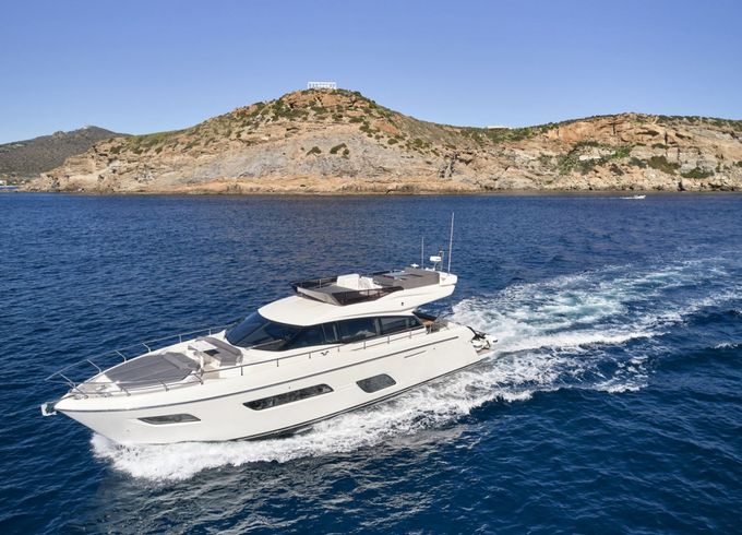Ferretti 550