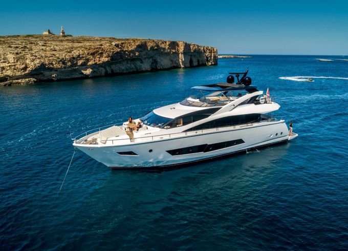 Sunseeker Yacht 86