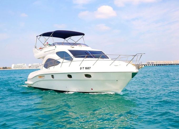 Majesty Yachts 48 ft