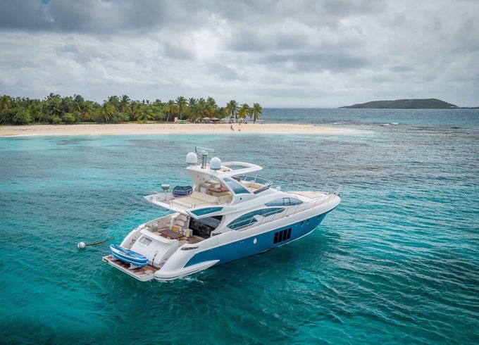 Azimut 64 Fly