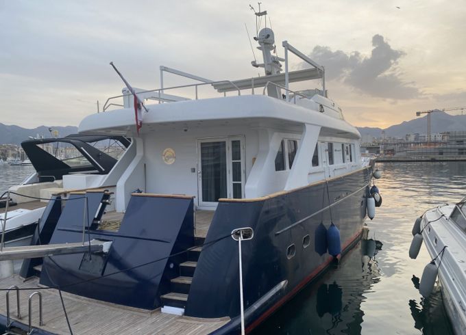 Benetti 83