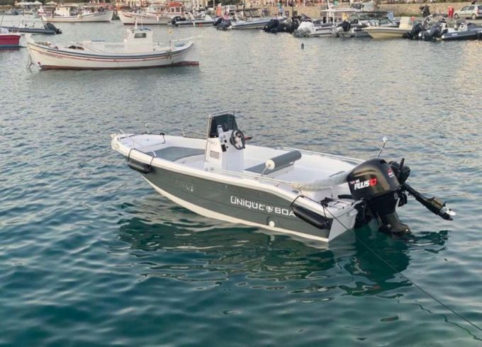 Unique Boats Motorboat open
