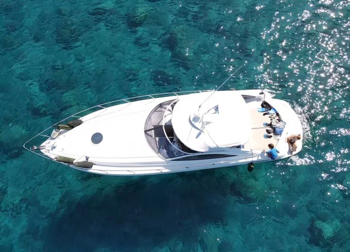 Pershing 37