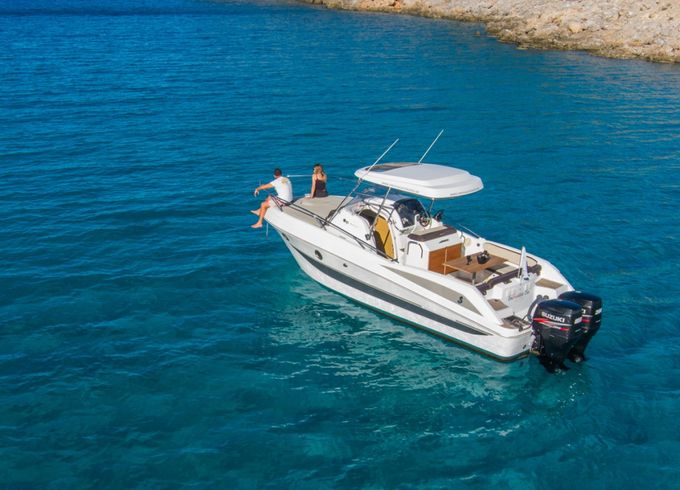Bénéteau Flyer 850 Sun Deck