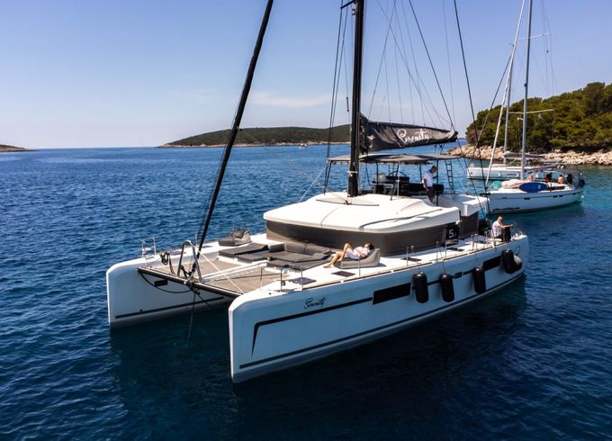 Lagoon 52
