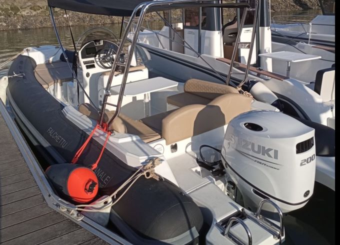 FANALE MARINE Falchettu 700