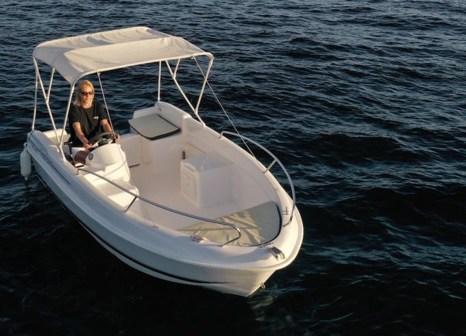 B2 Marine Cap Ferret