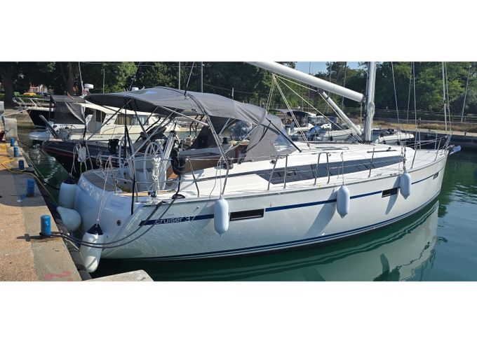 Bavaria Cruiser 37