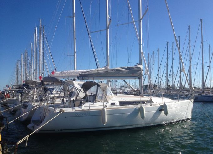 Bénéteau Oceanis 37