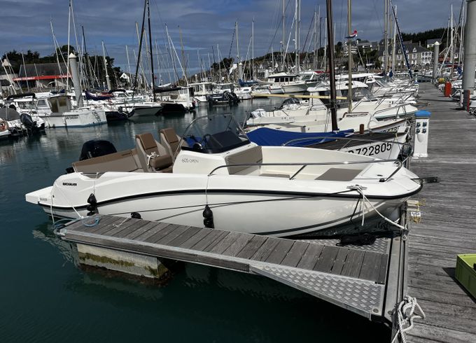 Quicksilver Activ 605 Open