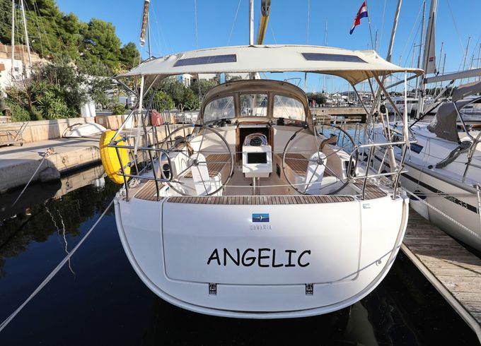 Bavaria Cruiser 37