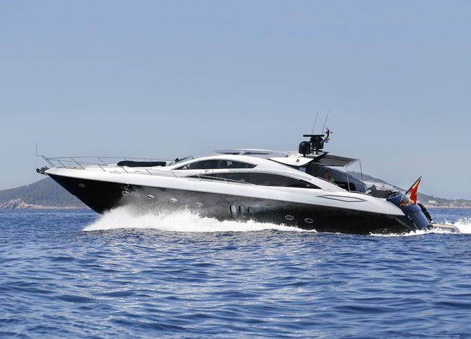 Sunseeker Predator 82