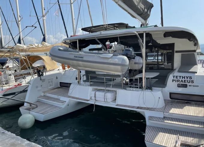 Lagoon 42