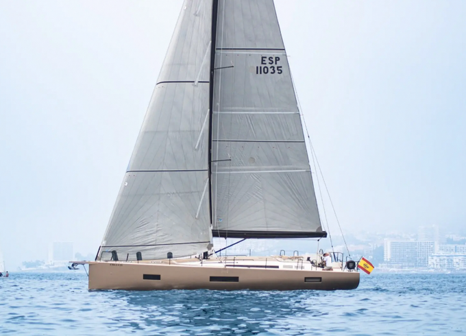 Bénéteau First 53
