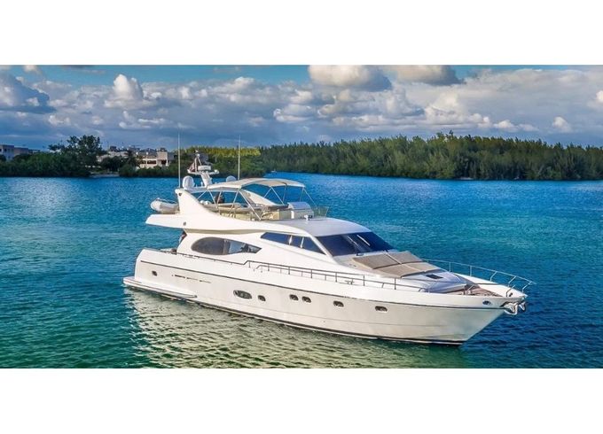 Ferretti 730 Fly