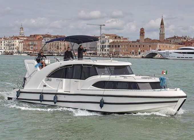 Houseboat Holidays Italia S.R.L. Minuetto 6