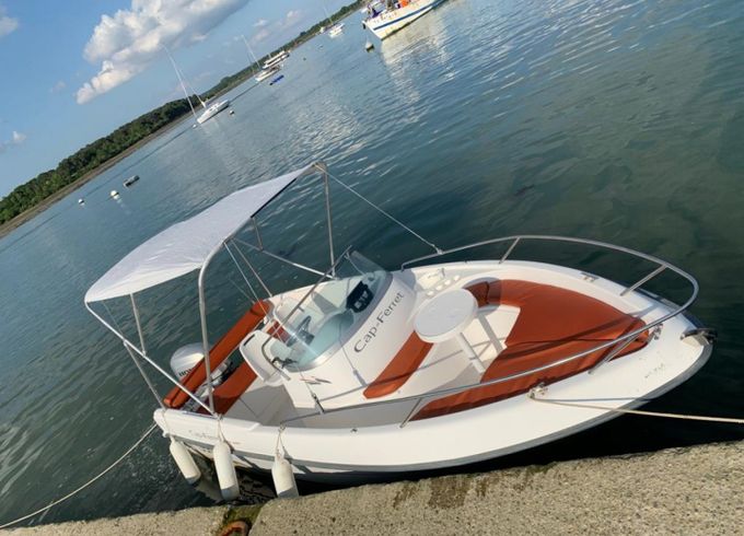 B2 Marine Cap Ferret 552 Sun Deck