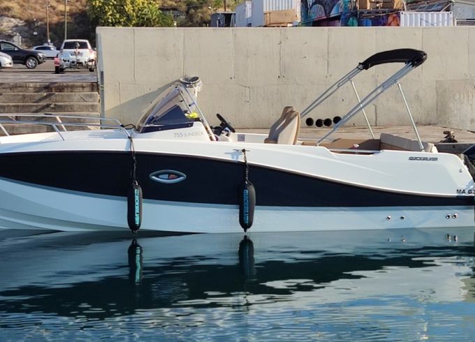 Quicksilver Activ 755 Sundeck