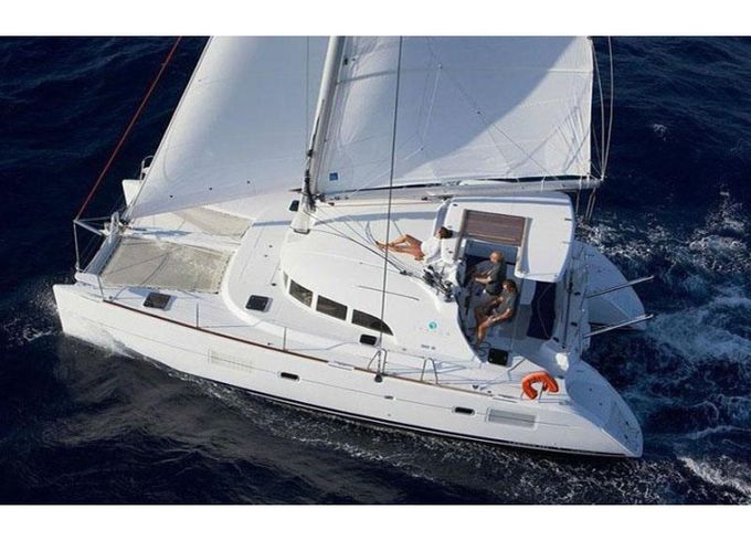 Lagoon 380