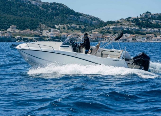 Quicksilver Activ 755 Open