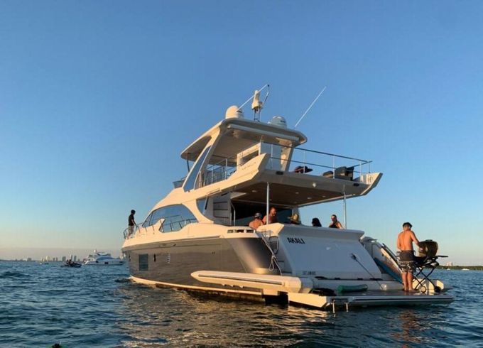 Azimut 66