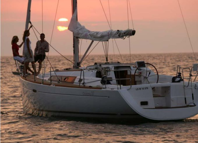 Bénéteau Oceanis 37