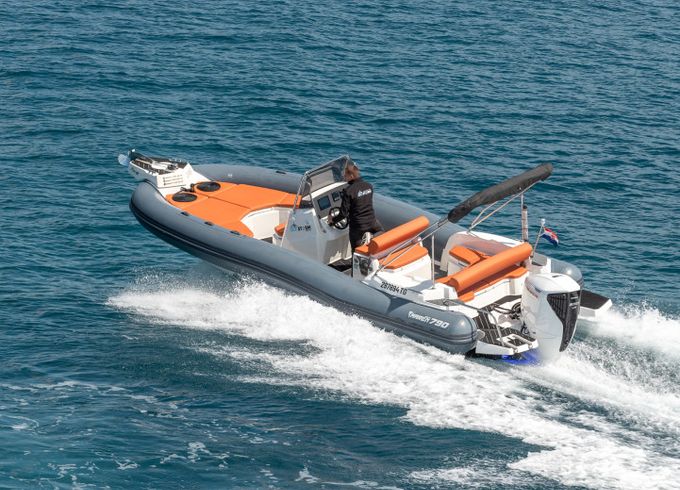 Marlin Boat 790 Pro Dynamic
