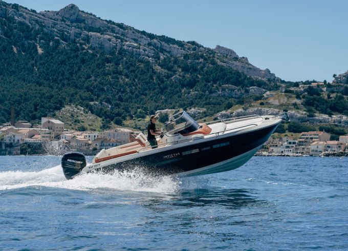 Invictus 240 CX