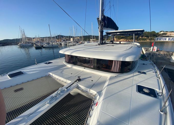 Lagoon 42