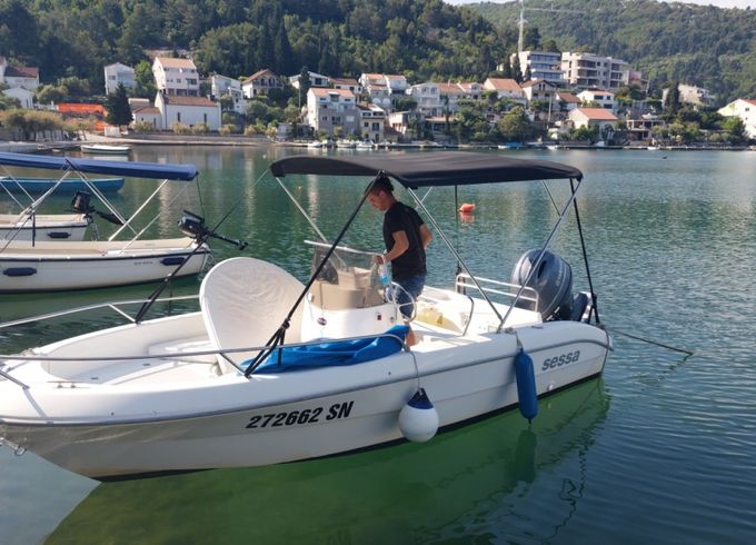 Sessa Marine Key Largo 19