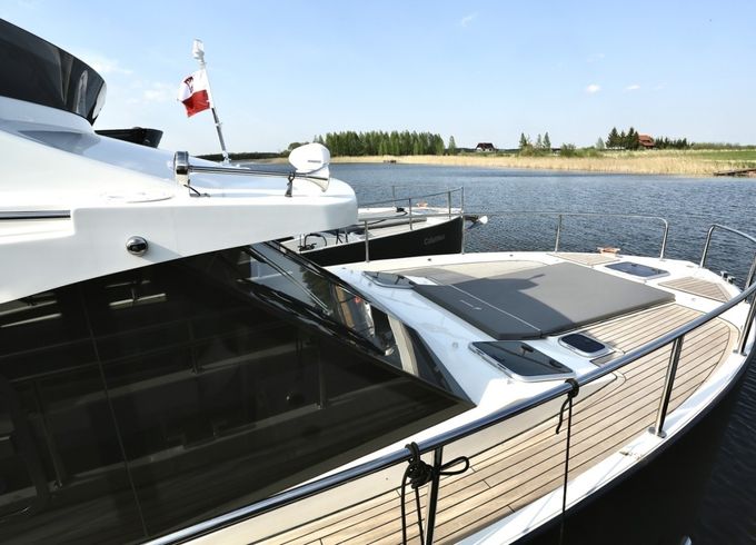 Cobra Futura 40