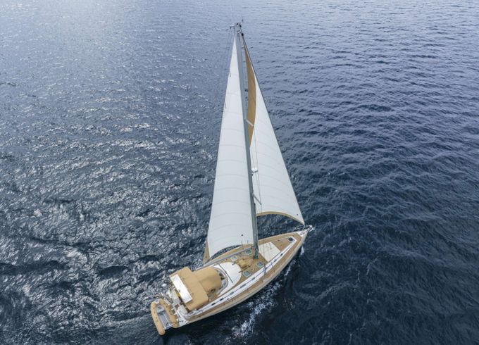 Ocean Yachts MYTHOS