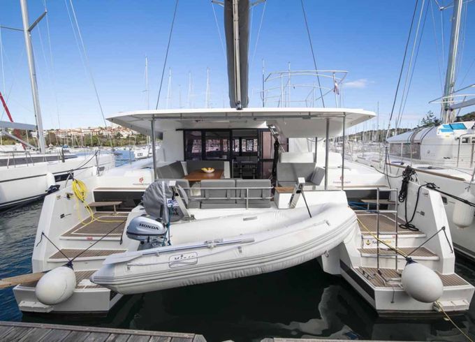 Fountaine Pajot Astrea 42