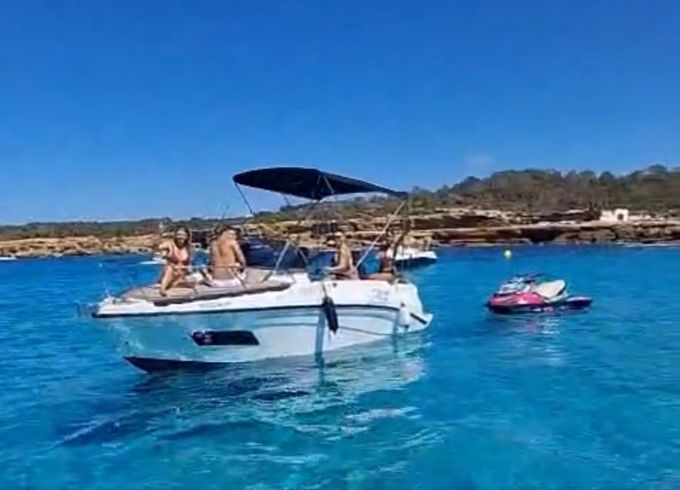 Trident 640 SUNDECK