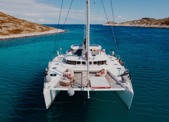 Lagoon 570