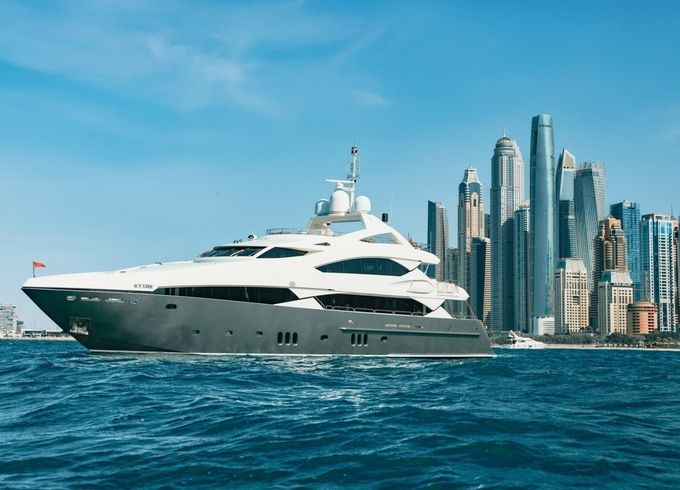 Azimut Freedom