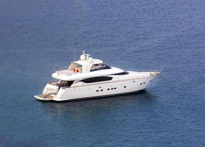 Luxury Yacht 2006