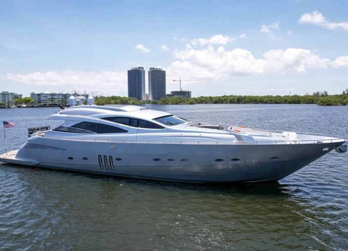Pershing 94'