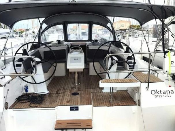Bavaria C42 (3 cab.)
