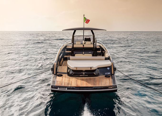 Invictus 280 TT