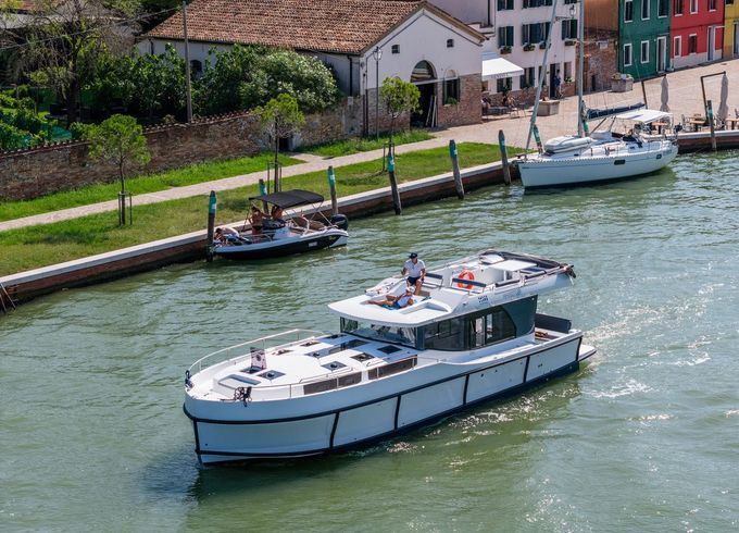 Delphia Poseidon 45