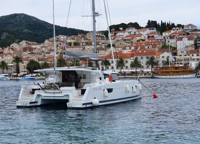 Fountaine Pajot Astrea 42